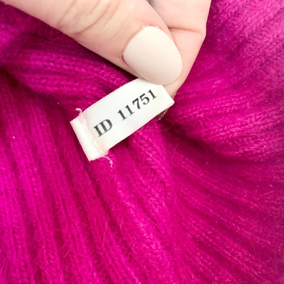 Limited Angora Fuchsia Crop Sweater M - Picture 4 of 7